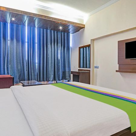 Hotel The Golden Bird 아그라 외부 사진