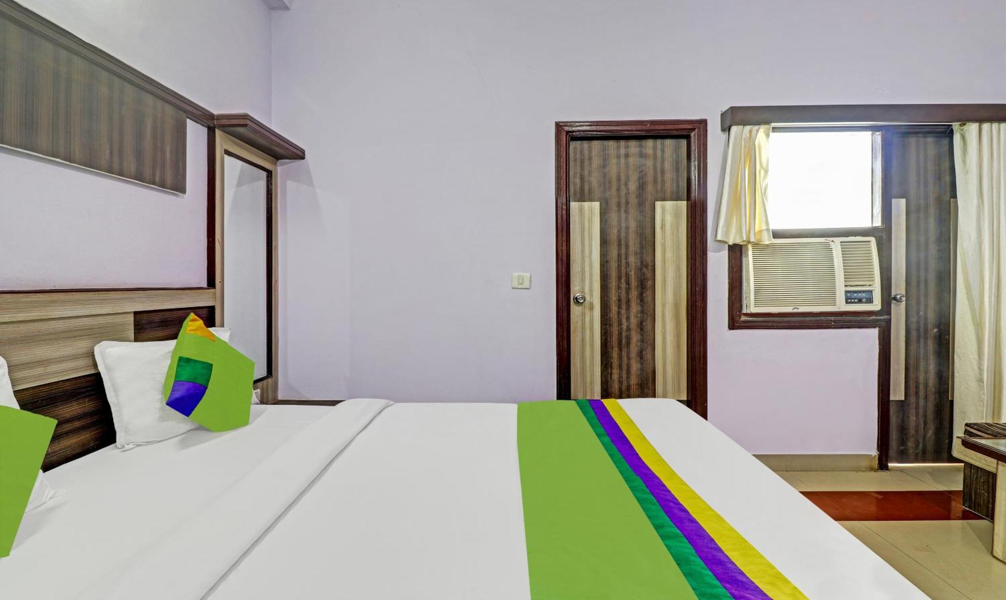 Hotel The Golden Bird 아그라 외부 사진